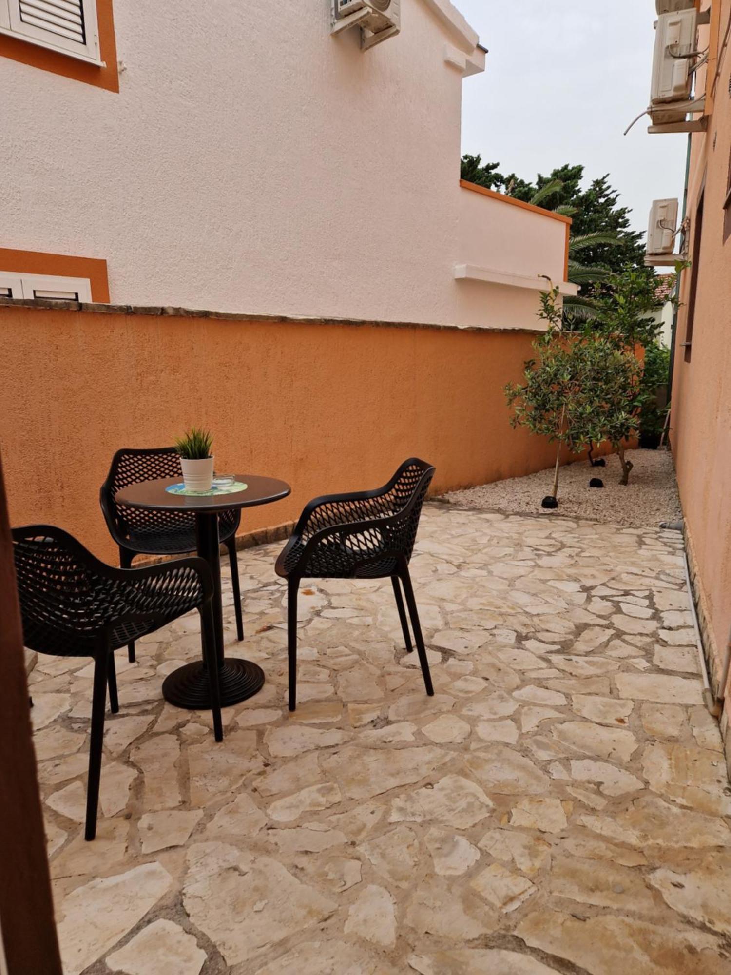 Aurelia Apartments, Vir Exterior photo